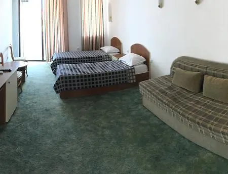 Hotel Corona فندق سفيتي فلاس