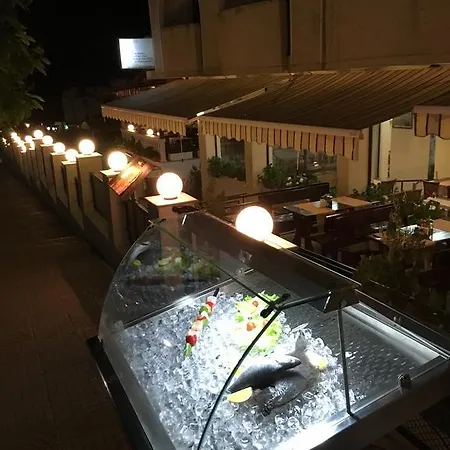 ホテル Hotel Corona スヴェティ・ヴラス