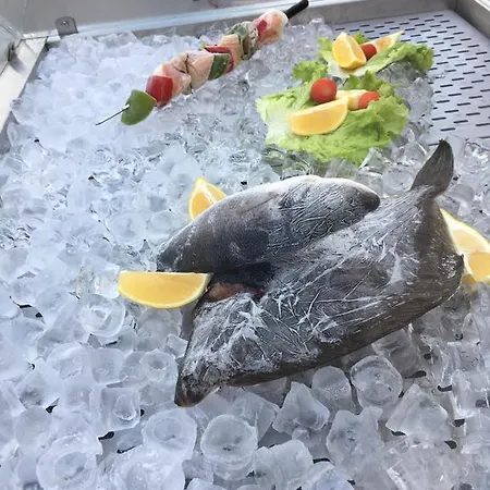 فندق Hotel Corona 3*