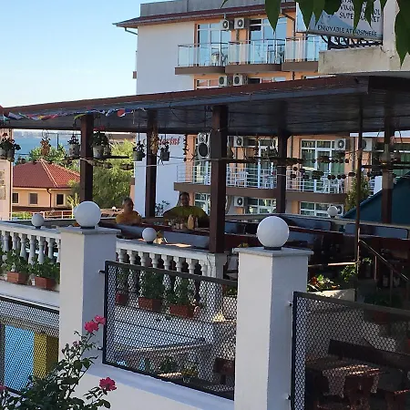 Hotel Corona فندق 3*